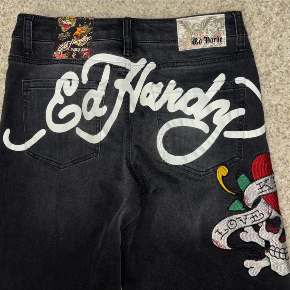 ED HARDY… LOVE KILLS SLOWLY. WIDE LEG JEANS (SIZE 28) BRAND NEW‼️‼️